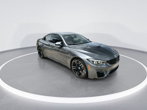 Used 2018 BMW M4 Convertible RWD image 2