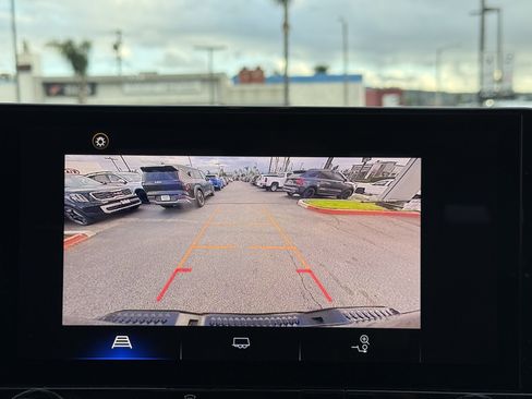 Used 2024 Chevrolet Colorado W/T image 22