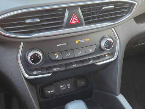 Used 2019 Hyundai Santa Fe SE image 19