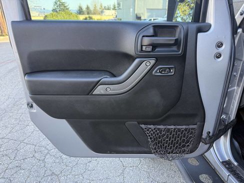 Used 2017 Jeep Wrangler Sport w/ Quick Order Package 24S AWD/4WD image 15