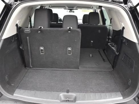 Used 2024 Nissan Pathfinder SV FWD image 16