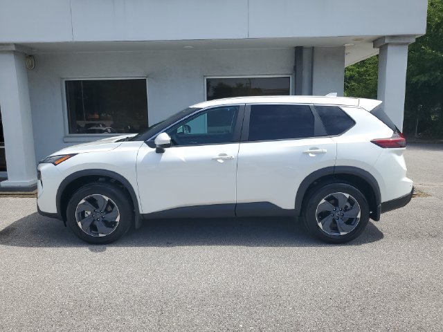 Certified 2026 Nissan Rogue SV FWD image 11