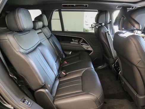 New 2026 Land Rover Range Rover Long Wheelbase SE AWD/4WD image 15