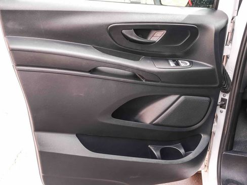 Used 2023 Mercedes-Benz Metris image 24