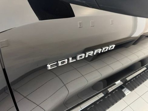 Used 2025 Chevrolet Colorado LT w/ Advanced Trailering Package AWD/4WD image 37