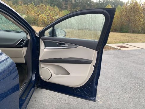 Used 2018 Lincoln MKX Reserve w/ Driver Assistance Package image 23