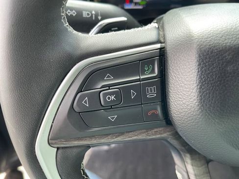 Used 2023 Jeep Grand Cherokee 4WD 4xe image 34