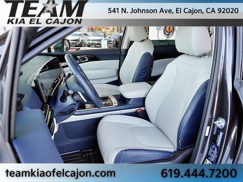 Certified 2025 Kia Carnival SX Prestige FWD image 15