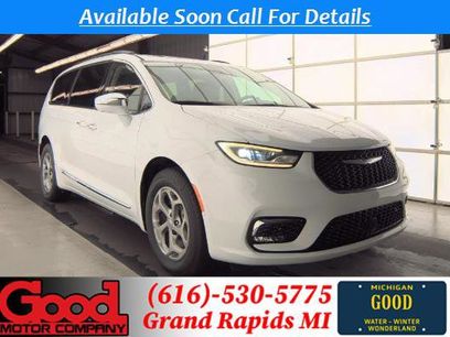 Used 2022 Chrysler Pacifica Limited