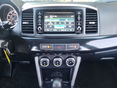 Used 2017 Mitsubishi Lancer ES image 33