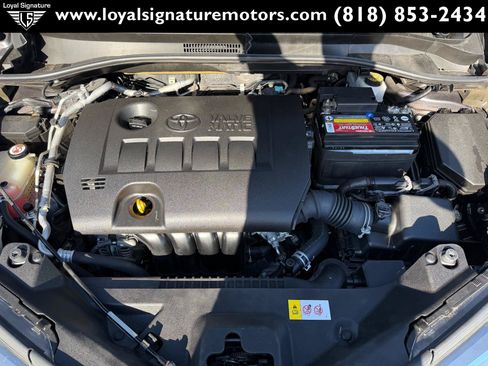 Used 2019 Toyota C-HR LE FWD image 31