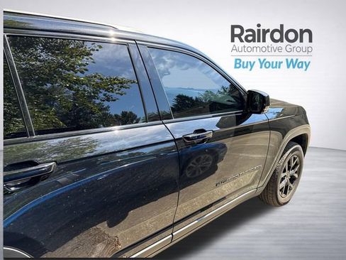 Used 2024 Jeep Grand Cherokee Altitude AWD/4WD image 8