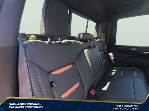 Used 2025 GMC Sierra 2500 AT4 w/ AT4 Premium Plus Package AWD/4WD image 30