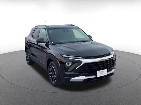 Used 2025 Chevrolet TrailBlazer LT image 3