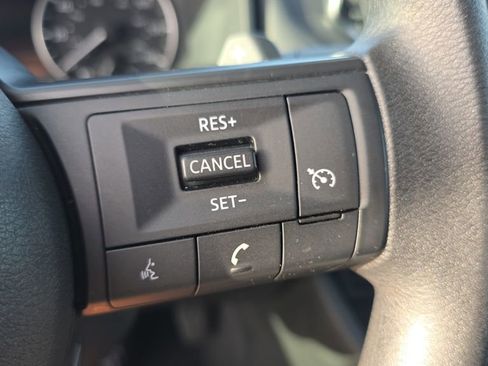 Used 2024 Nissan Rogue S FWD image 20