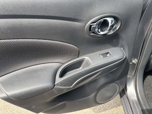 Used 2019 Nissan Versa SV FWD image 9
