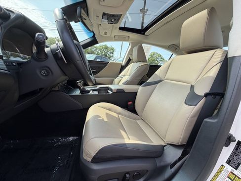 Used 2021 Lexus ES 250 w/ Premium Package AWD/4WD image 34