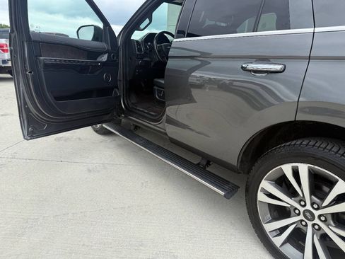 Used 2020 Ford Expedition Limited w/ Equipment Group 302A AWD/4WD image 10