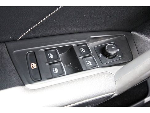 Used 2022 Volkswagen Tiguan SE AWD/4WD image 23