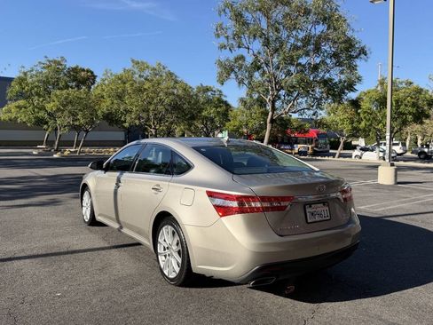 Used 2015 Toyota Avalon Limited FWD image 3