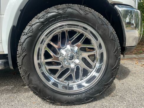 Used 2017 RAM 3500 ST image 12