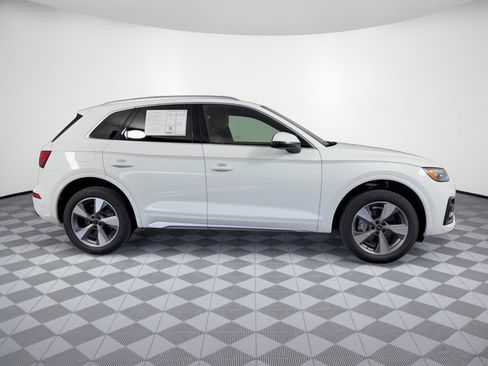 Used 2023 Audi Q5 2.0T Premium w/ Convenience Package AWD/4WD image 8