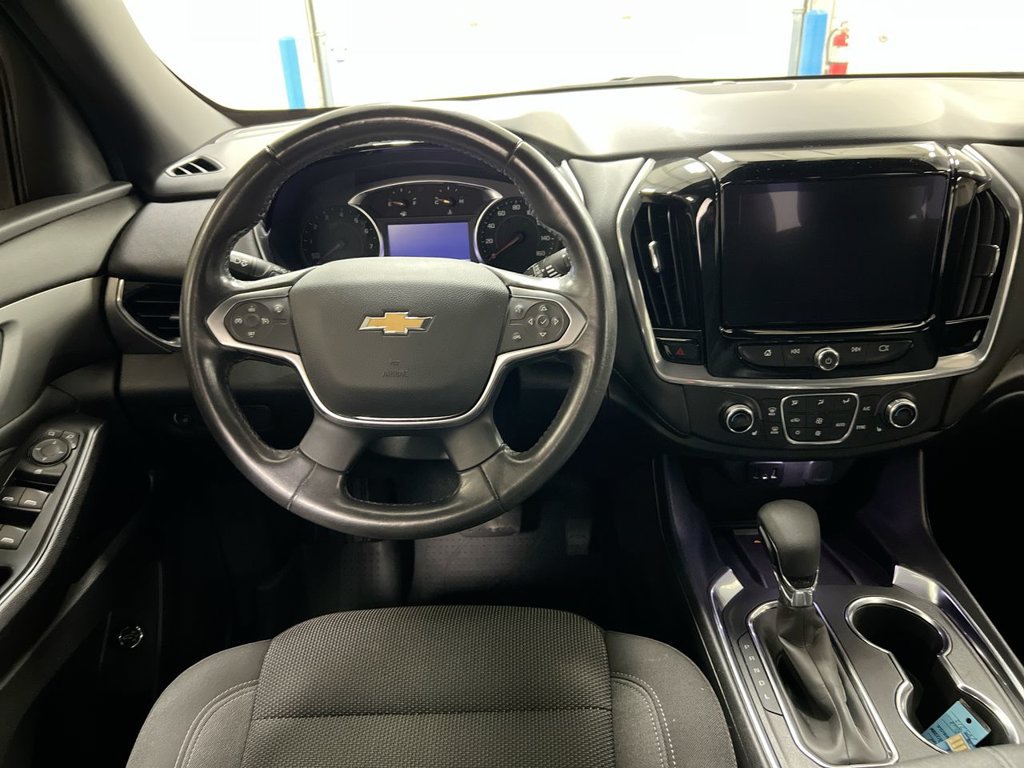 Used 2022 Chevrolet Traverse LT FWD image 11