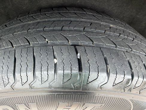 Used 2012 Jeep Grand Cherokee Laredo AWD/4WD image 13