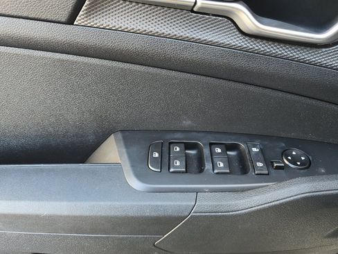 Certified 2025 Kia Sportage LX AWD/4WD image 11