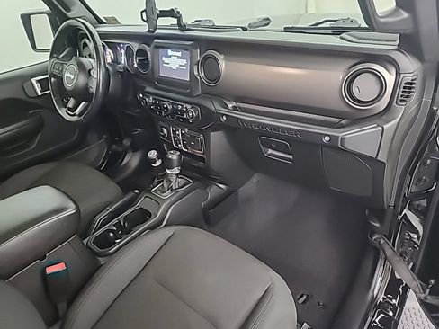 Used 2019 Jeep Wrangler Unlimited Sport S AWD/4WD image 12