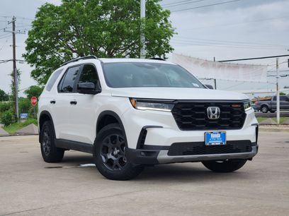 Used 2025 Honda Pilot TrailSport