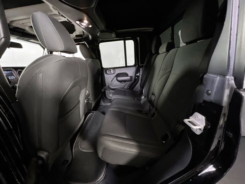 Used 2022 Jeep Gladiator Sport image 22