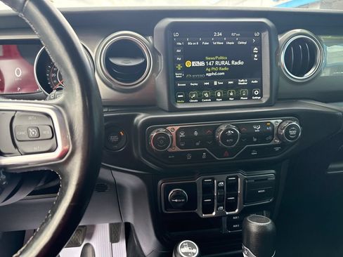 Used 2023 Jeep Wrangler Unlimited Sahara w/ LED Lighting Group AWD/4WD image 21