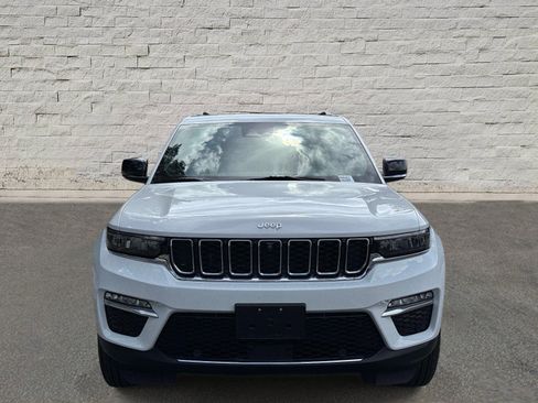 Used 2023 Jeep Grand Cherokee Limited w/ Luxury Tech Group II AWD/4WD image 7