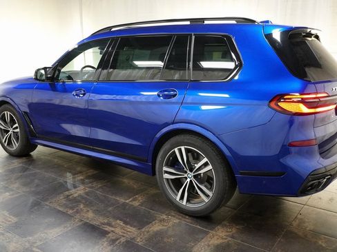 Used 2025 BMW X7 M60i image 10