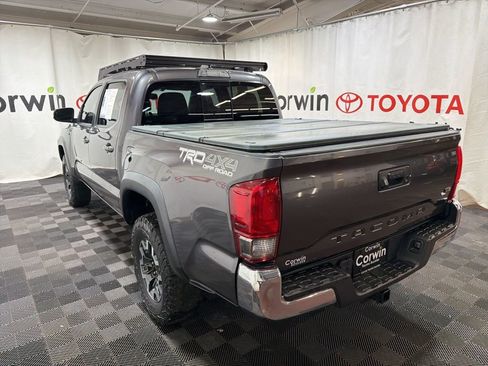 Used 2017 Toyota Tacoma TRD Off-Road w/ Tow Package (A/T) AWD/4WD image 5