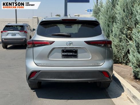 Used 2025 Toyota Highlander XLE AWD/4WD image 6