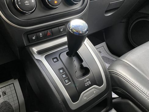 Used 2015 Jeep Compass High Altitude FWD image 26