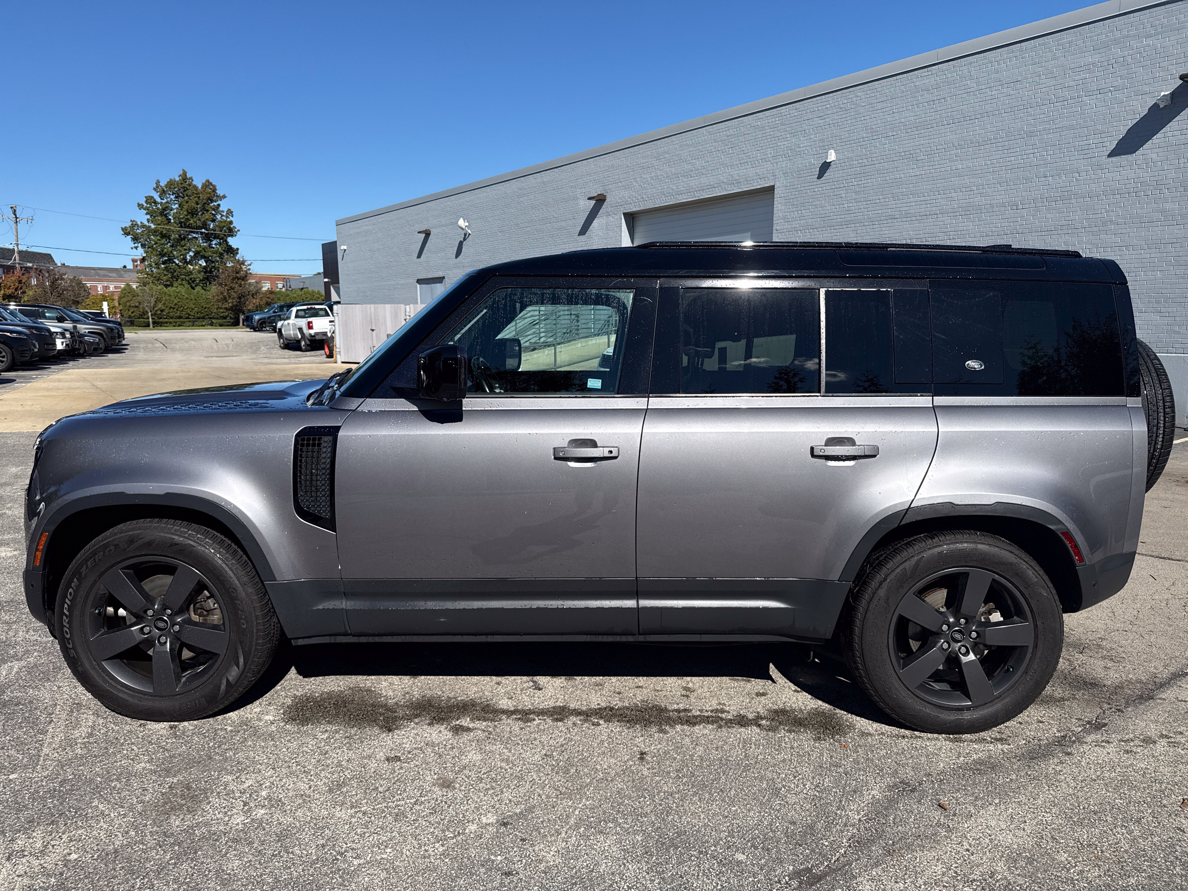 Used 2022 Land Rover Defender 110 S AWD/4WD image 2
