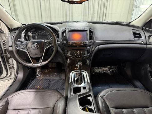 Used 2017 Buick Regal Sport Touring FWD image 12
