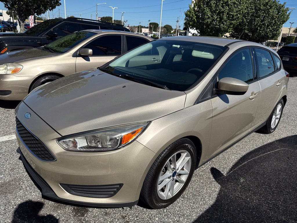 Used 2018 Ford Focus SE FWD image 1