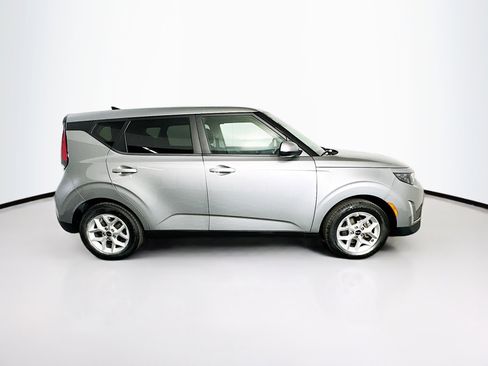 Used 2025 Kia Soul LX w/ LX Technology Package image 10