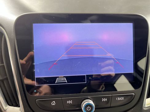 Used 2021 Chevrolet Malibu LT image 19