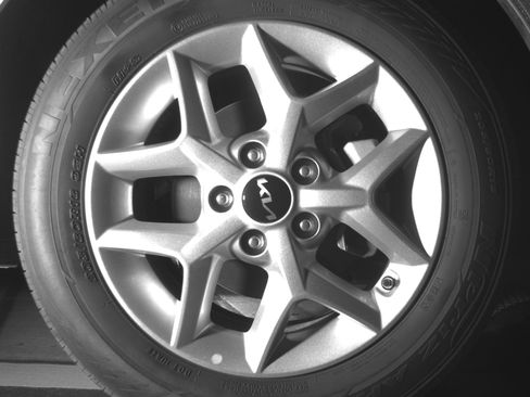 Used 2025 Kia Soul LX w/ LX Technology Package FWD image 16