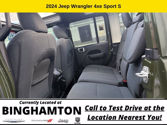 Used 2024 Jeep Wrangler Unlimited w/ Convenience Group AWD/4WD image 21