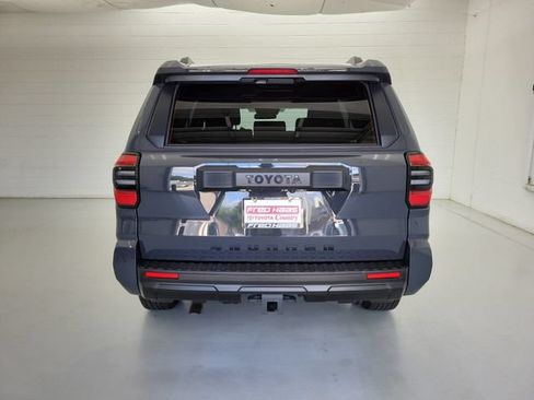 Used 2025 Toyota 4Runner SR5 AWD/4WD image 6