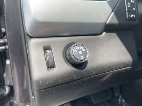 Used 2018 Chevrolet Tahoe Premier RWD image 17