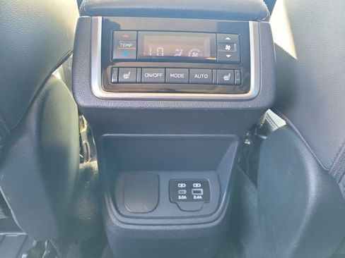 Used 2024 Subaru Ascent Limited w/ Technology Package image 18