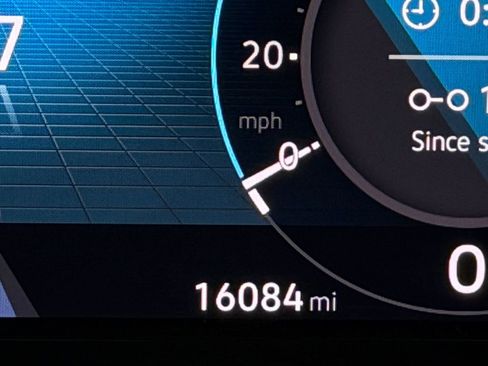 Used 2024 Volkswagen Atlas Cross Sport SE image 15