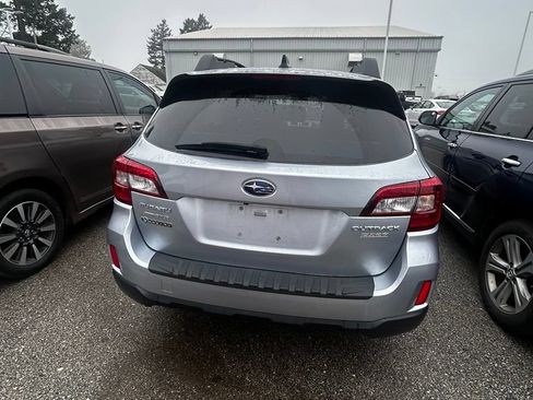 Used 2017 Subaru Outback 2.5i Premium AWD/4WD image 8